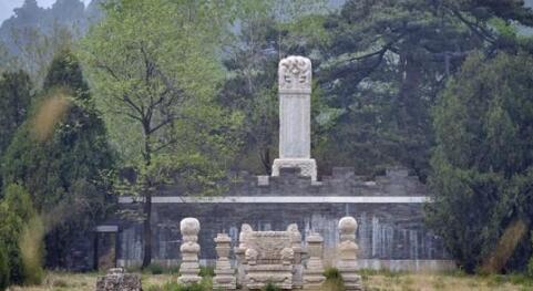 严嵩墓